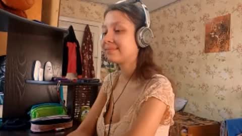 Mari  Simmons online show from 22, 9, 2025