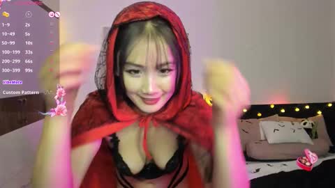 Snapshot of kamyelia chatting on 23, 10, 2025 Kamy THX for THUMBS UP online show from 23, 10, 2025