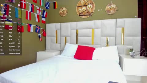 hello  Im Danni online show from 23, 2, 2025