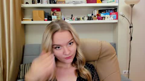 Snapshot of kara_smith_ chatting on 1, 12, 2024 Kara. Off from 15th till 24th of December online show from 1, 12, 2024