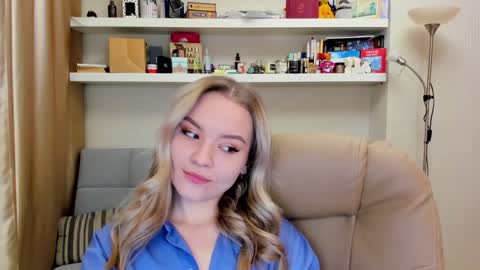 Snapshot of kara_smith_ chatting on 9, 12, 2024 Kara. Off from 15th till 24th of December online show from 9, 12, 2024