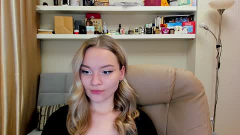 Snapshot of kara_smith_ chatting on 12, 12, 2024 Kara. Off from 15th till 24th of December online show from 12, 12, 2024