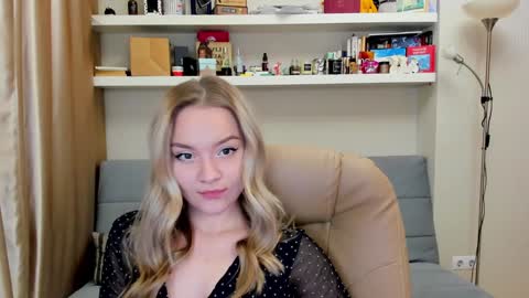 Snapshot of kara_smith_ chatting on 13, 12, 2024 Kara. Off from 15th till 24th of December online show from 13, 12, 2024