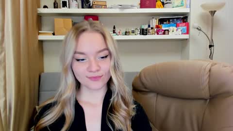 Snapshot of kara_smith_ chatting on 15, 12, 2024 Kara. Off from 15th till 24th of December online show from 15, 12, 2024