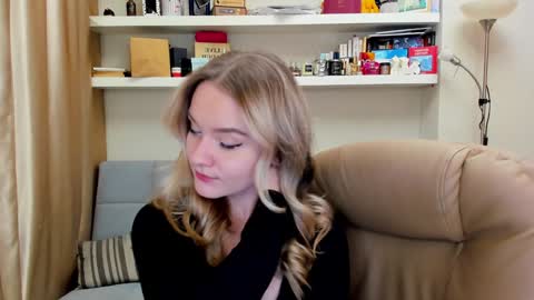 Snapshot of kara_smith_ chatting on 28, 12, 2024 Kara. Off from 15th till 24th of December online show from 28, 12, 2024