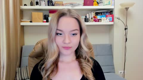 Snapshot of kara_smith_ chatting on 5, 1, 2025 Kara. Off from 15th till 24th of December online show from 5, 1, 2025