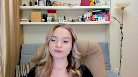 Snapshot of kara_smith_ chatting on 6, 1, 2025 Kara. Off from 15th till 24th of December online show from 6, 1, 2025