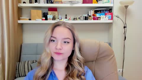 Snapshot of kara_smith_ chatting on 19, 1, 2025 Kara. Off from 15th till 24th of December online show from 19, 1, 2025