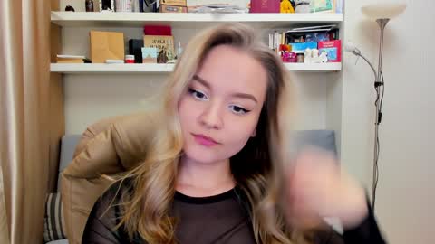 Snapshot of kara_smith_ chatting on 20, 1, 2025 Kara. Off from 15th till 24th of December online show from 20, 1, 2025