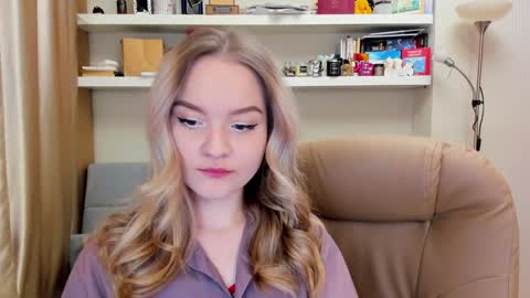 Snapshot of kara_smith_ chatting on 4, 2, 2025 Kara. Off from 15th till 24th of December online show from 4, 2, 2025