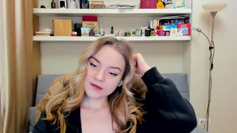 Snapshot of kara_smith_ chatting on 7, 2, 2025 Kara. Off from 15th till 24th of December online show from 7, 2, 2025