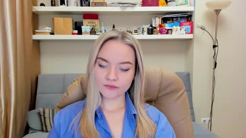 Snapshot of kara_smith_ chatting on 16, 2, 2025 Kara. Off from 15th till 24th of December online show from 16, 2, 2025