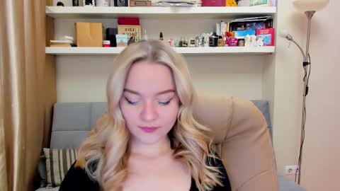 Snapshot of kara_smith_ chatting on 16, 2, 2025 Kara. Off from 15th till 24th of December online show from 16, 2, 2025