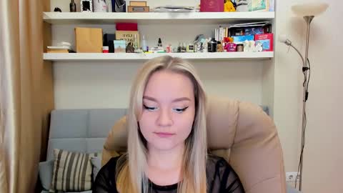 Snapshot of kara_smith_ chatting on 22, 2, 2025 Kara. Off from 15th till 24th of December online show from 22, 2, 2025