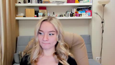 Snapshot of kara_smith_ chatting on 22, 2, 2025 Kara. Off from 15th till 24th of December online show from 22, 2, 2025