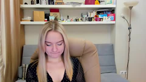 Snapshot of kara_smith_ chatting on 1, 3, 2025 Kara. Off from 15th till 24th of December online show from 1, 3, 2025