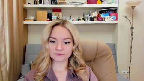 Snapshot of kara_smith_ chatting on 5, 3, 2025 Kara. Off from 15th till 24th of December online show from 5, 3, 2025