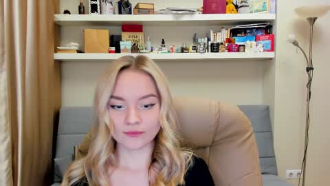 Snapshot of kara_smith_ chatting on 10, 3, 2025 Kara. Off from 15th till 24th of December online show from 10, 3, 2025