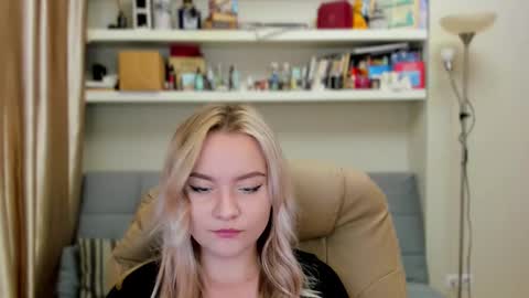 Snapshot of kara_smith_ chatting on 11, 9, 2025 Kara. Off from 15th till 24th of December online show from 11, 9, 2025