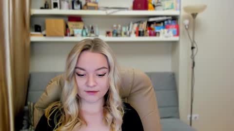 Snapshot of kara_smith_ chatting on 22, 10, 2025 Kara. Off from 15th till 24th of December online show from 22, 10, 2025