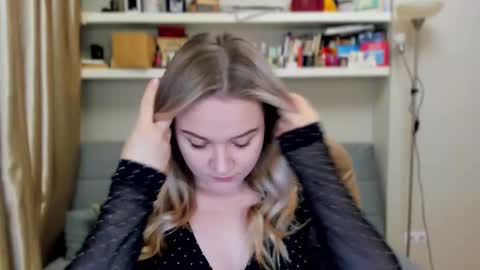 Snapshot of kara_smith_ chatting on 8, 11, 2025 Kara. Off from 15th till 24th of December online show from 8, 11, 2025