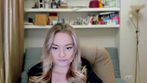 Snapshot of kara_smith_ chatting on 28, 11, 2025 Kara. Off from 15th till 24th of December online show from 28, 11, 2025