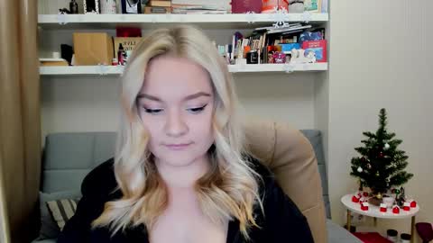 Snapshot of kara_smith_ chatting on 18, 12, 2025 Kara. Off from 15th till 24th of December online show from 18, 12, 2025