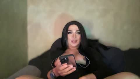 Snapshot of kardeyfynes chatting on 19, 12, 2024 MARIA online show from 19, 12, 2024