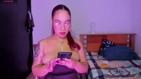 Snapshot of kari_ruiz chatting on 9, 9, 2025 Karina online show from 9, 9, 2025