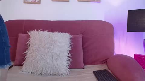 Snapshot of karina2smith chatting on 24, 10, 2025 karina online show from 24, 10, 2025