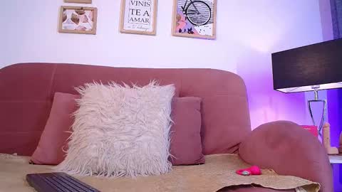 Snapshot of karina2smith chatting on 15, 12, 2025 karina online show from 15, 12, 2025