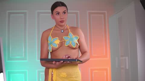 Karina online show from 5, 12, 2025