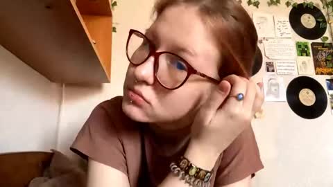 Karina online show from 18, 4, 2026