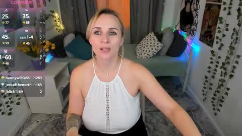 Snapshot of karinella_x chatting on 10, 3, 2025 Karina online show from 10, 3, 2025