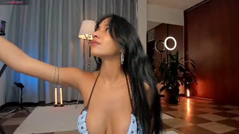 Snapshot of karinnixx chatting on 25, 6, 2026 Karin online show from 25, 6, 2026