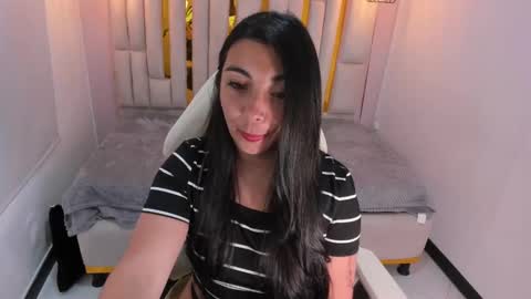 Snapshot of karla_hernandez chatting on 12, 3, 2025 Karla online show from 12, 3, 2025