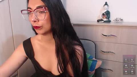 Snapshot of karla_hernandez chatting on 16, 12, 2025 Karla online show from 16, 12, 2025