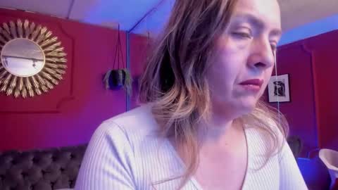 Snapshot of karlaa_evanss chatting on 20, 11, 2025 carla online show from 20, 11, 2025