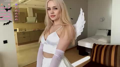 Snapshot of karlenegries chatting on 22, 10, 2025 Olivia online show from 22, 10, 2025