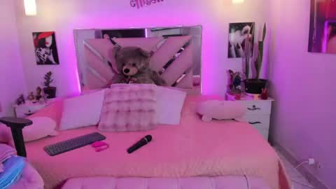 Karly Moonns online show from 17, 6, 2026