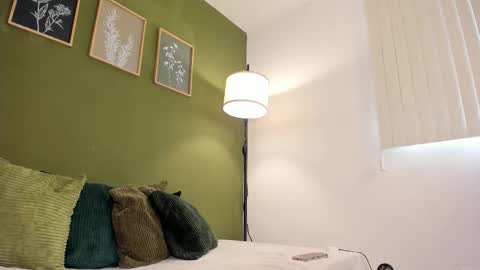 Snapshot of karlye_5 chatting on 12, 9, 2025 Karlye online show from 12, 9, 2025