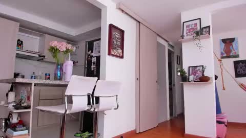 Snapshot of karlye_5 chatting on 4, 12, 2025 Karlye online show from 4, 12, 2025