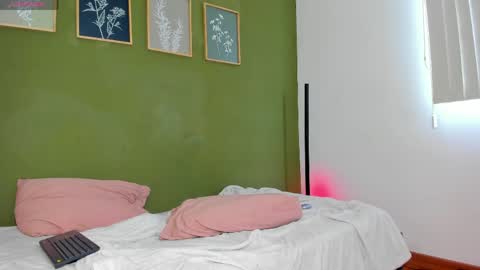 Karlye online show from 9, 4, 2026