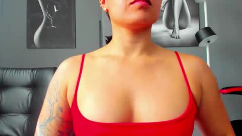 Snapshot of karlyjons_ chatting on 30, 10, 2025 online show from 30, 10, 2025