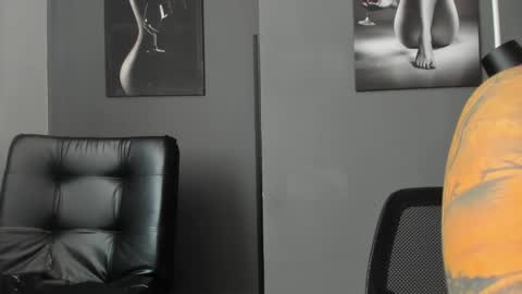 Snapshot of karlyjons_ chatting on 7, 11, 2025 online show from 7, 11, 2025