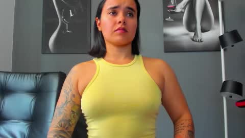 Snapshot of karlyjons_ chatting on 19, 11, 2025 online show from 19, 11, 2025