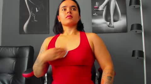 Snapshot of karlyjons_ chatting on 8, 1, 2026 online show from 8, 1, 2026