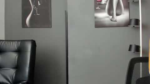 Snapshot of karlyjons_ chatting on 2, 3, 2026 online show from 2, 3, 2026