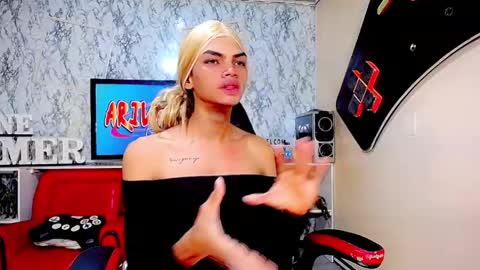 Snapshot of karol_vanessa__ chatting on 23, 5, 2026 karol Vanessa online show from 23, 5, 2026