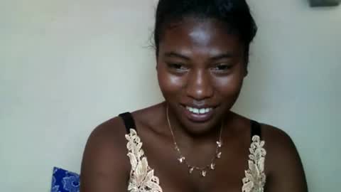 Snapshot of karoliee chatting on 17, 4, 2026 karoliee online show from 17, 4, 2026